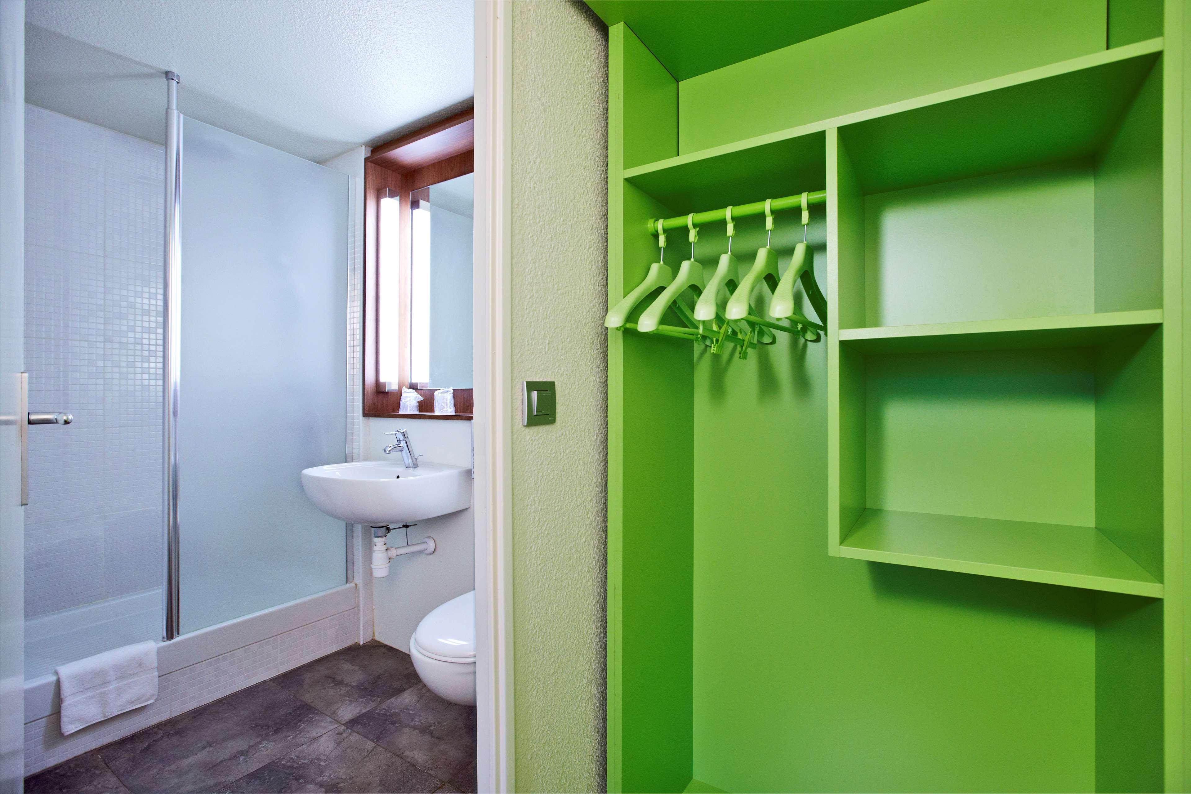 Campanile Le Havre Nord - Montivilliers Hotel Екстериор снимка