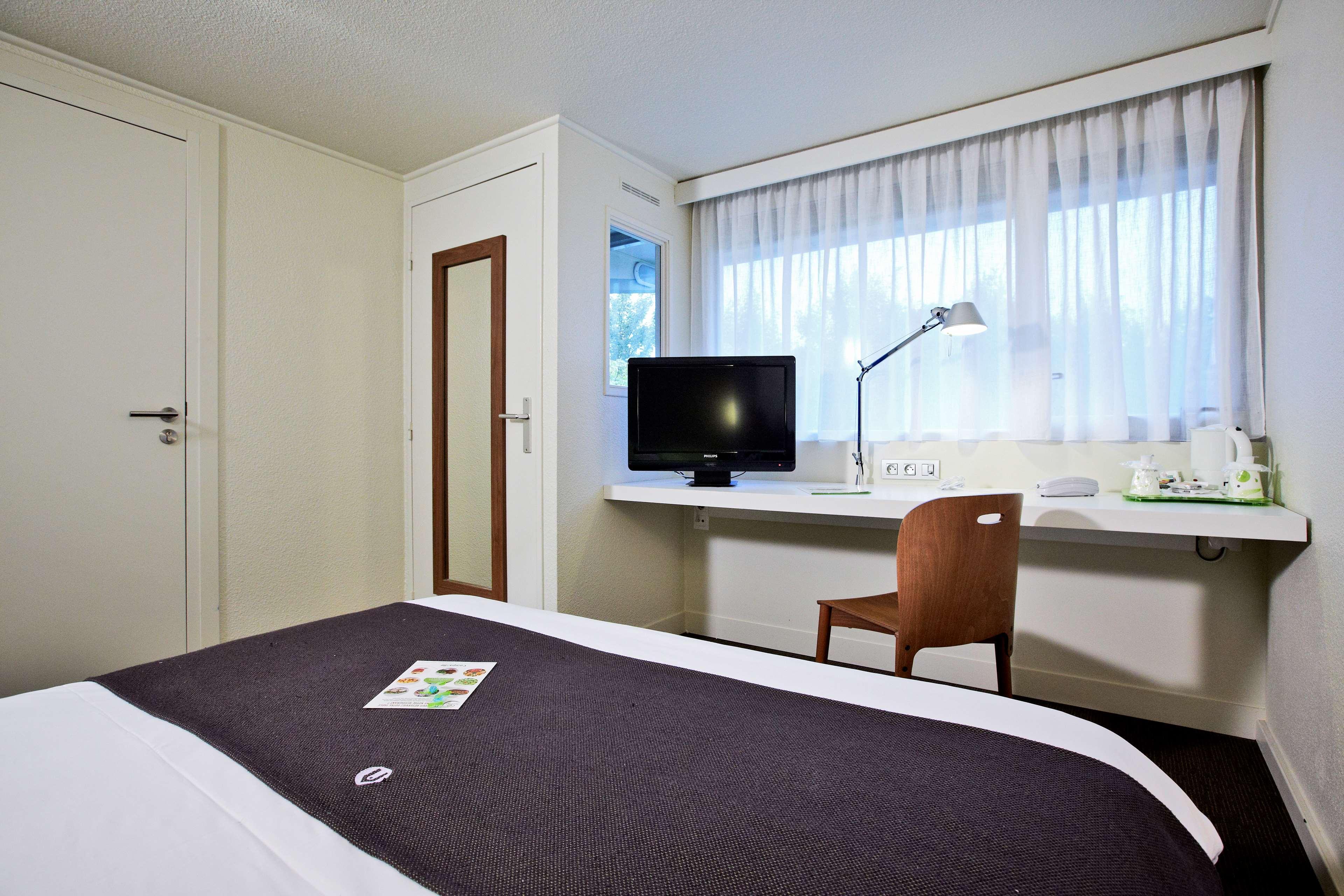 Campanile Le Havre Nord - Montivilliers Hotel Екстериор снимка